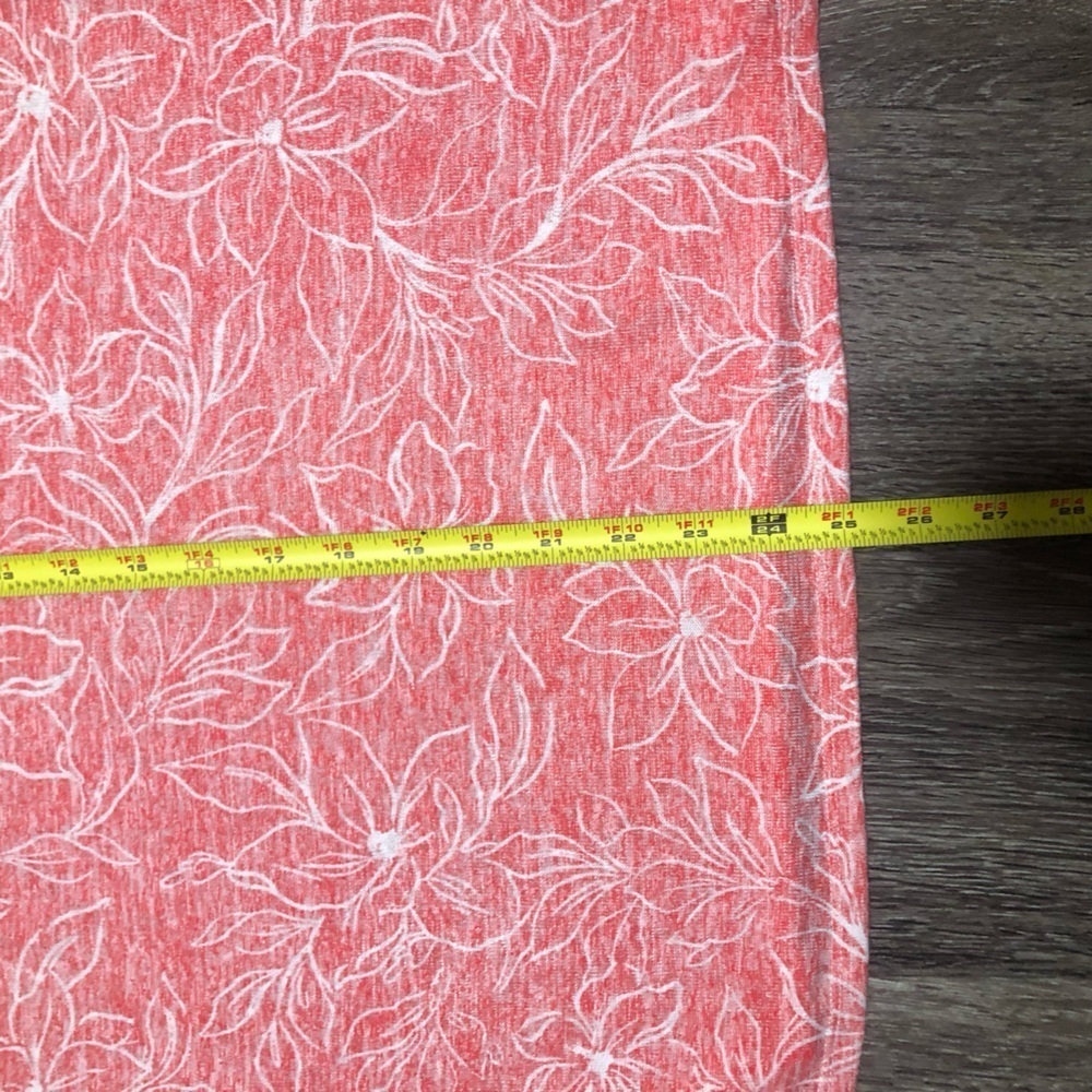 Coral and White Floral Knit Sleeveless Top - Picture 5 of 5